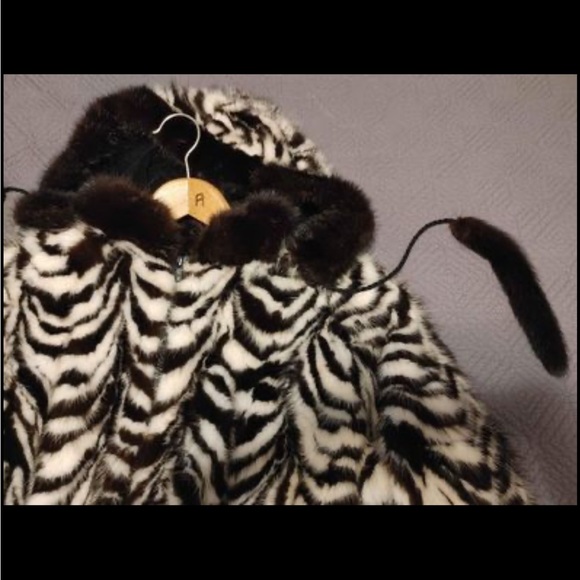Custom Striped Mink Fur Cropped Jacket with Hood - Picture 5 of 6